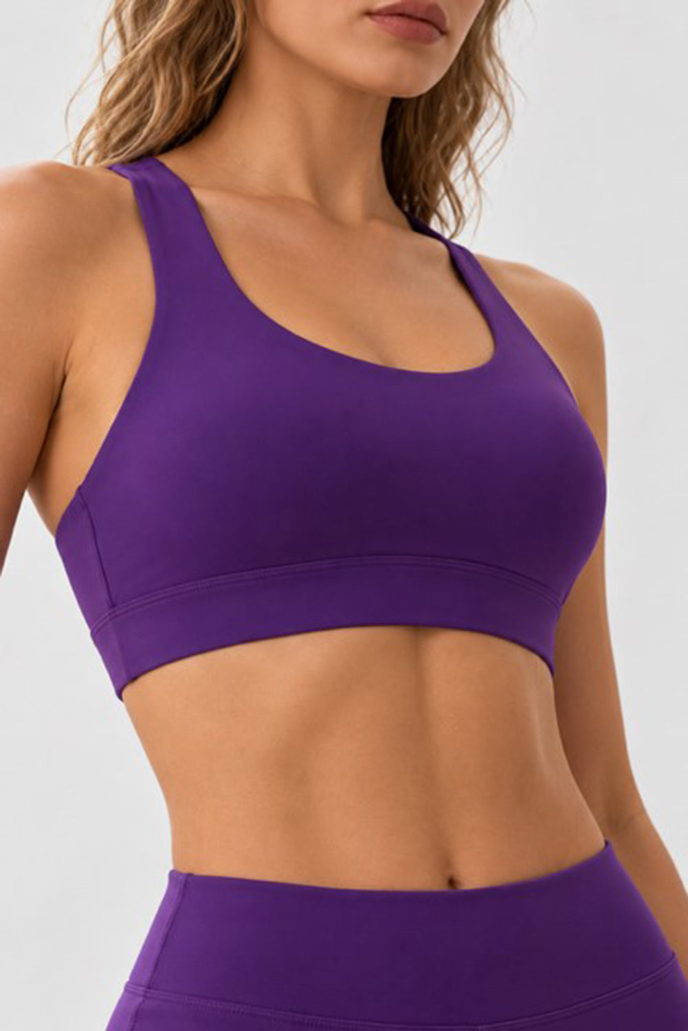 STUDIO-QUALITY CROSS-BACK PERFORMANCE SPORTS BRA